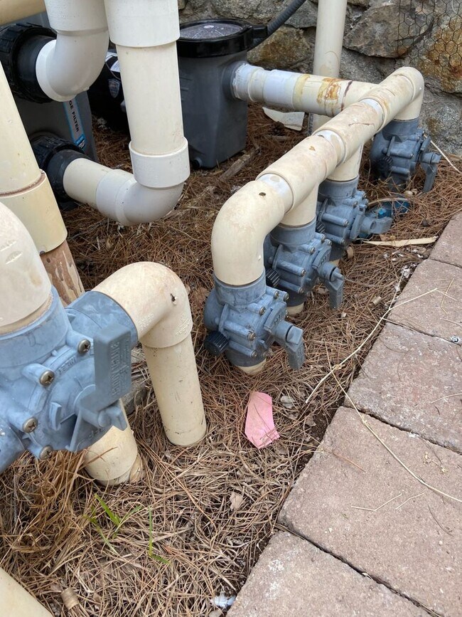 Building Photo - Home For Rent