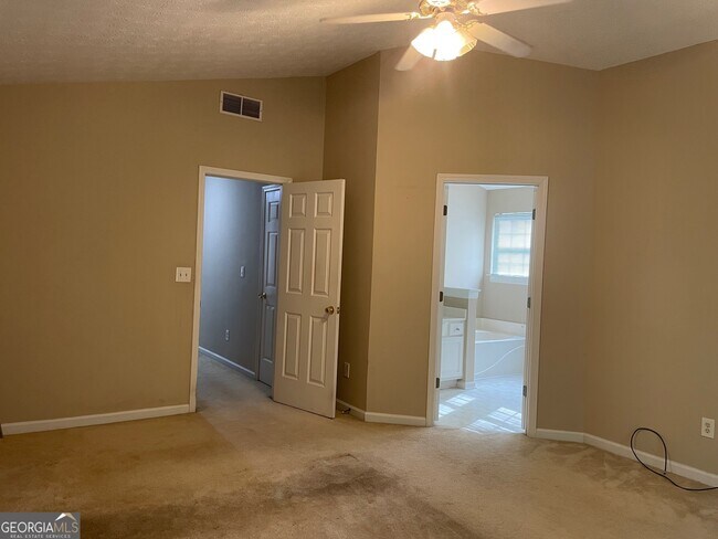 Building Photo - 6190 Glacier Run