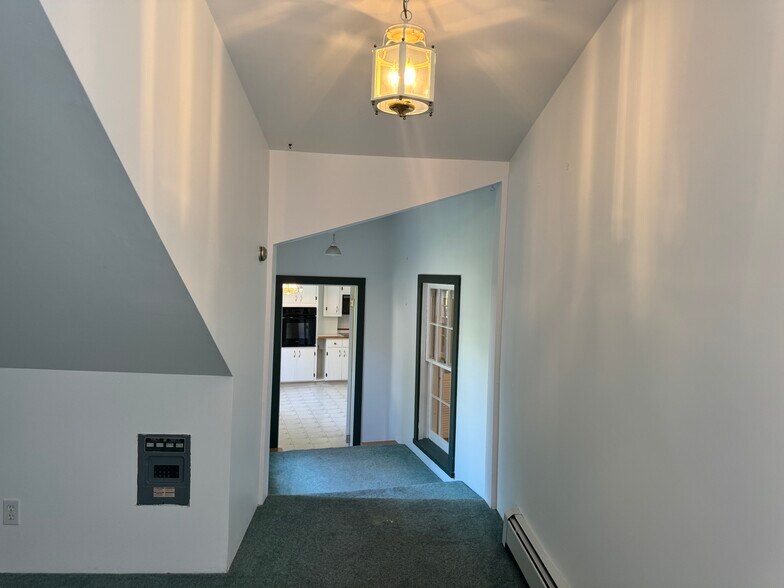 Building Photo - 440 Herbert St