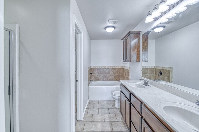 Building Photo - Newly Remodeled Three Bedroom with a Water...