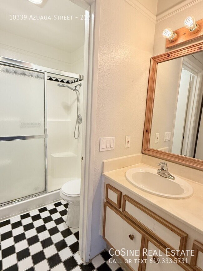 Building Photo - 10339 Azuaga St