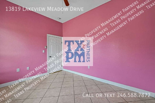 Building Photo - 13819 Lakeview Meadow Dr