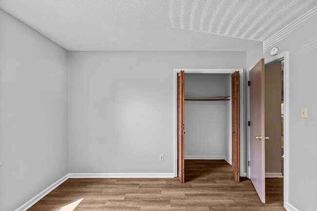 Building Photo - 2 Bedroom, 2 Bathroom Home