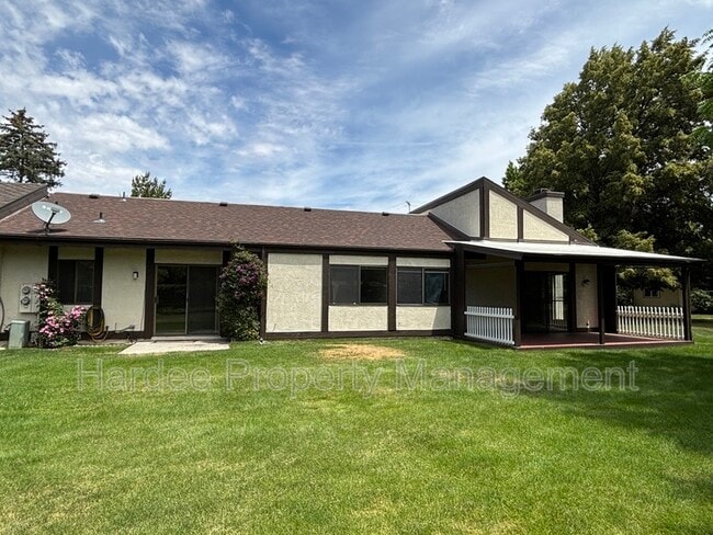 Building Photo - 9903 W Westview Dr