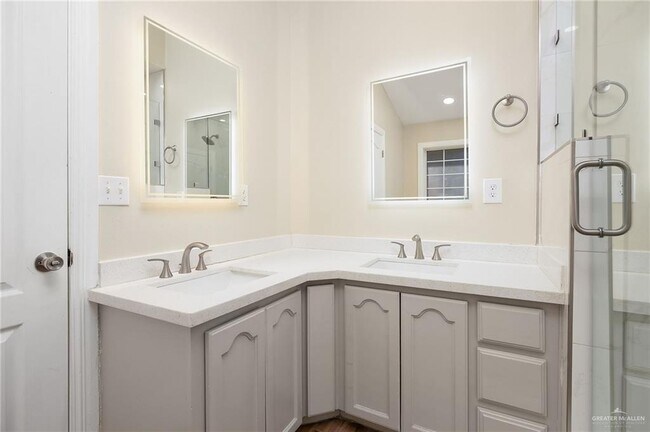 Building Photo - 17 N Popotillo Ave