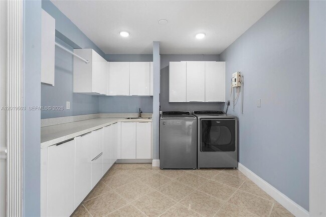 Building Photo - 3021 NW 72nd Way