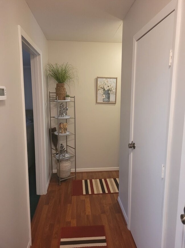 Building Photo - 2-bedroom 1-bath