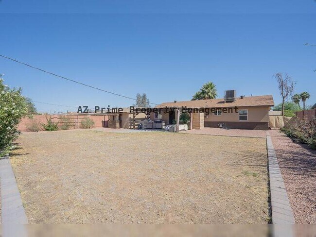 Building Photo - 1942 W Indianola Ave