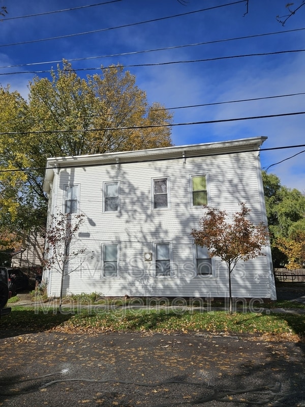 Primary Photo - 25 Intervale Ave