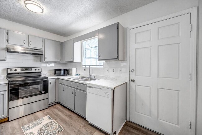 Building Photo - 111 E 1st St