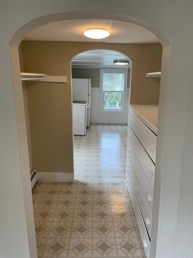 Building Photo - 59 Nesmith St