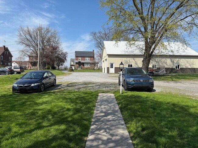 Building Photo - 3131 Lincoln Hwy E