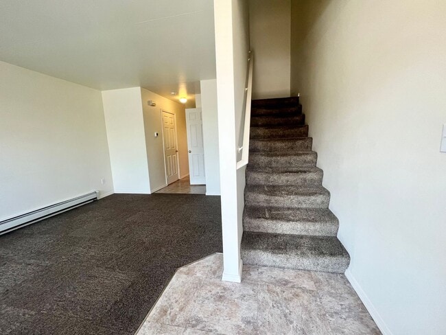 Building Photo - Lovely 2 Bedroom Condo with Washer/Dryer Available for Rent!