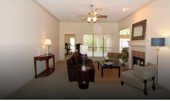 Building Photo - 414 Live Oak Ln