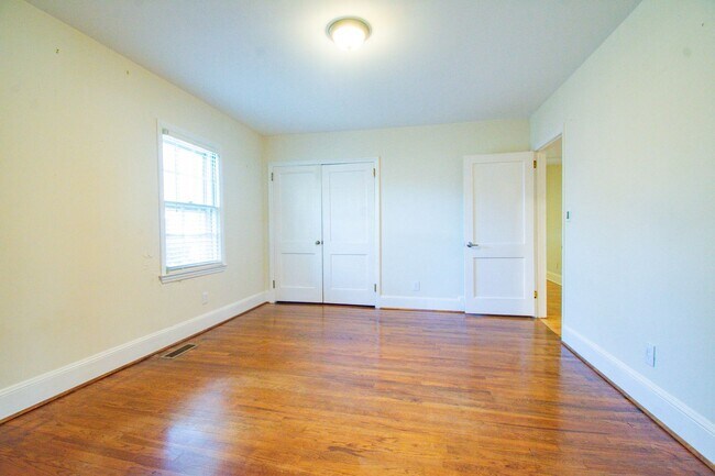 Building Photo - Available 3/27/26 - Charming Haymount 3 Bedroom 2 Bathroom Home- Pets Okay