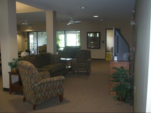 Lobby Photo - Cedar Crossing 2