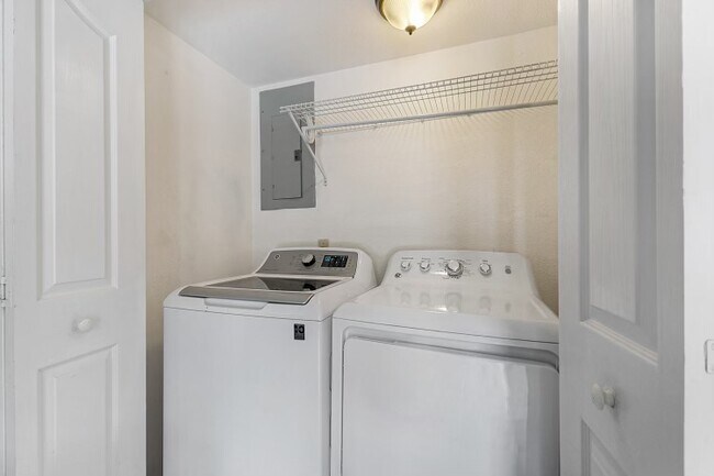 Building Photo - 164 Golden Meadow Dr