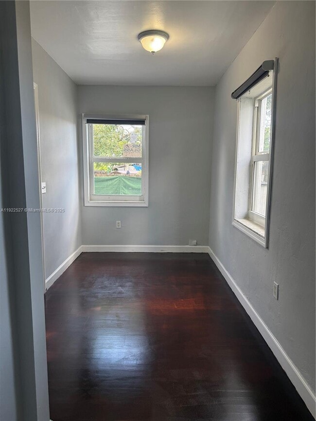 Building Photo - 501 SW 69th Ave