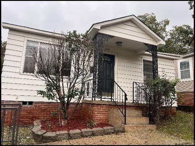 Primary Photo - 5919 Woodlawn Dr