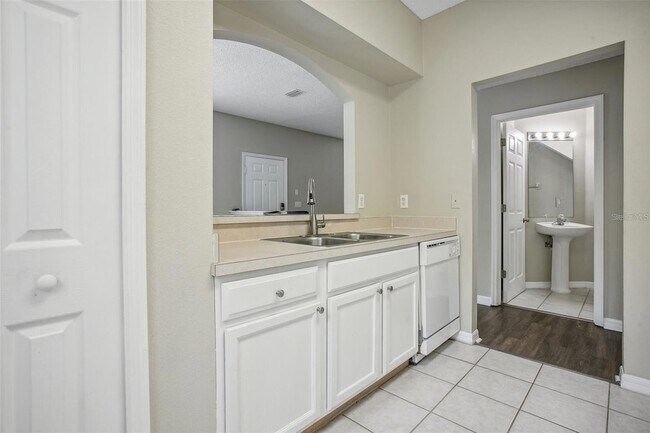 Building Photo - 18181 Paradise Point Dr