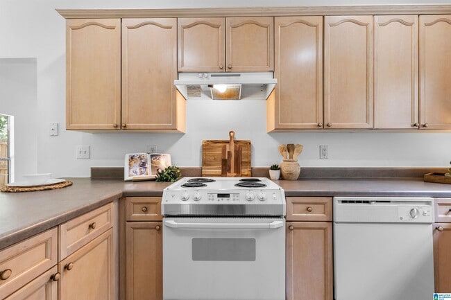 Building Photo - 9305 Brook Forest Cir