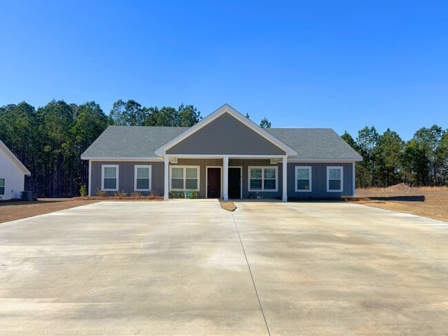 Building Photo - 224 Firefly Ln