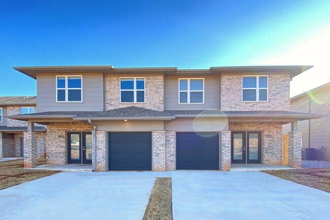 Building Photo - Townhome in Deer Creek Schools!