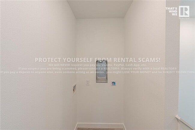 Building Photo - 861 Reading RR Ln