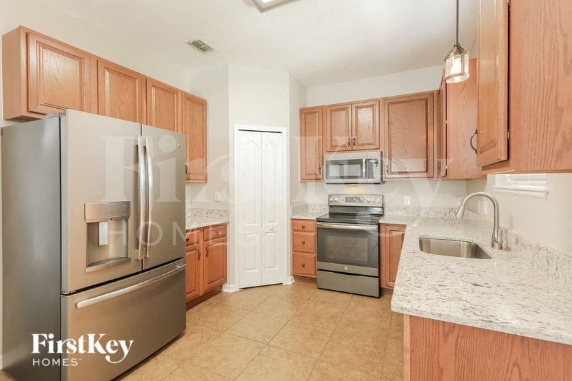 Building Photo - 6 Llobell Pl