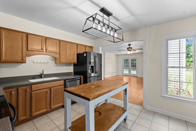 Building Photo - 609 Maxwood Ct