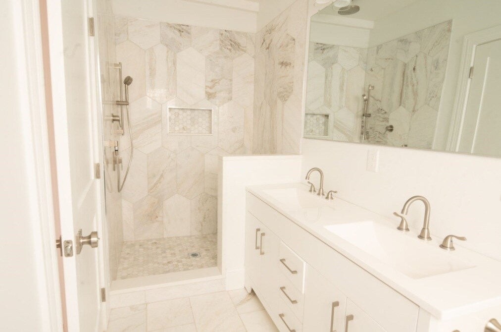 Building Photo - 8 Brookside Ave