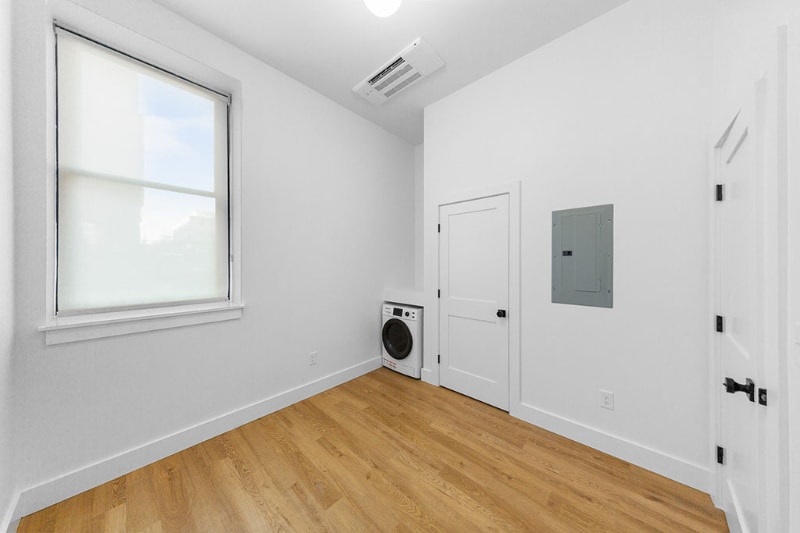 Building Photo - 101 Richmond St