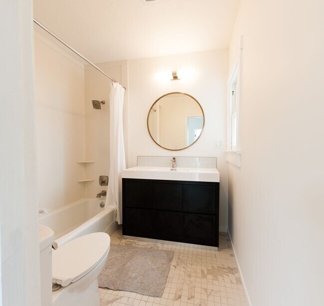 Building Photo - 2018 Monterey St