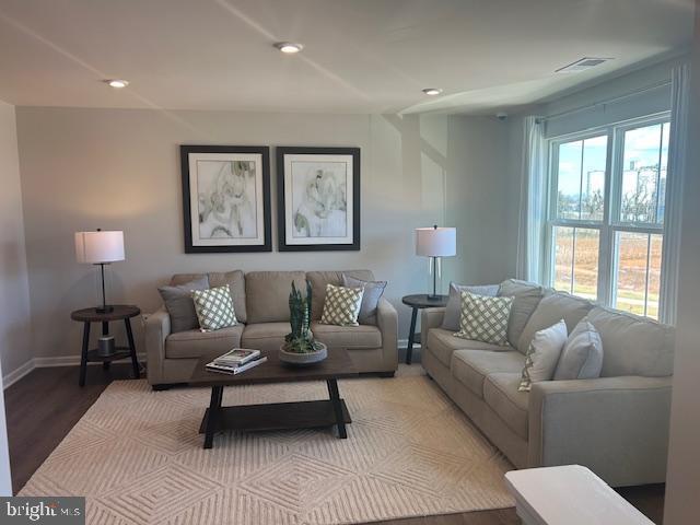 Building Photo - 2562 Laurel Pk Dr