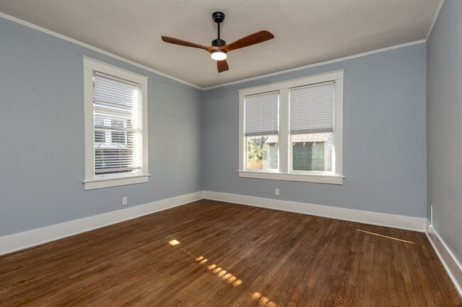 Building Photo - 3BR SFR with Washer/Dryer In Unit & Fenced Backyard in Midtown