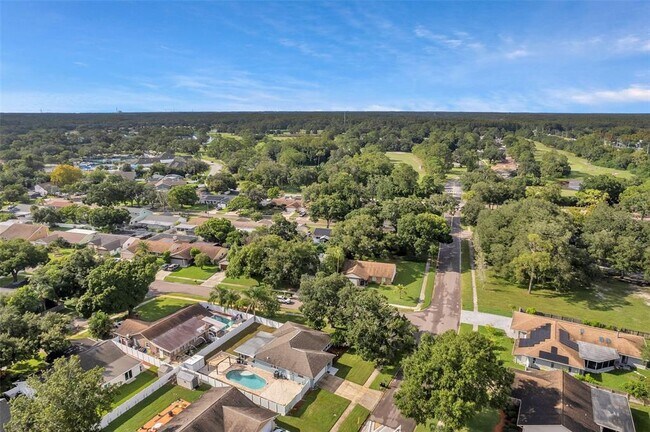 Building Photo - 1520 Windmill Pointe Rd