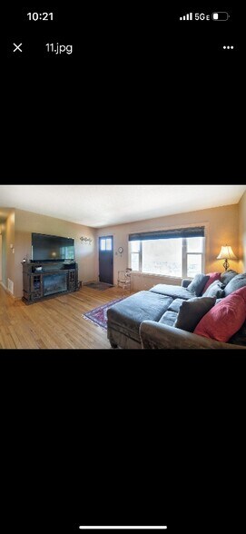 Building Photo - 734 Hillview Rd
