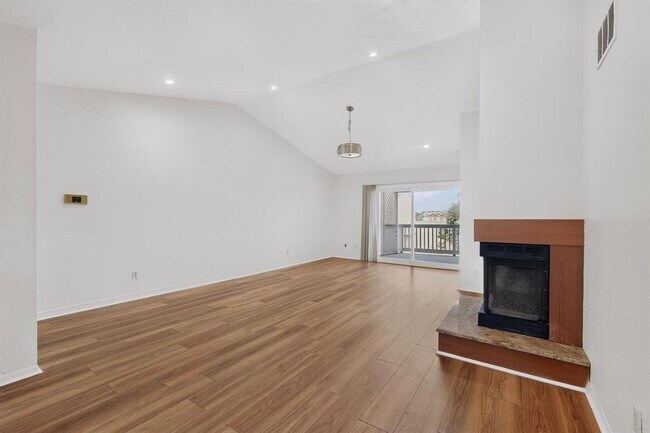 Building Photo - 2450 Wickersham Ln