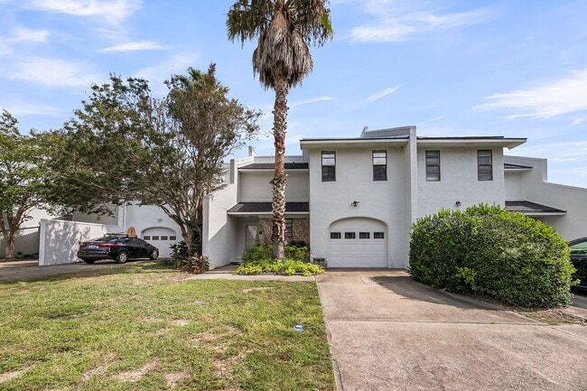 Primary Photo - 2 Bedroom, 2.5 Bath Home with Flex Room on...