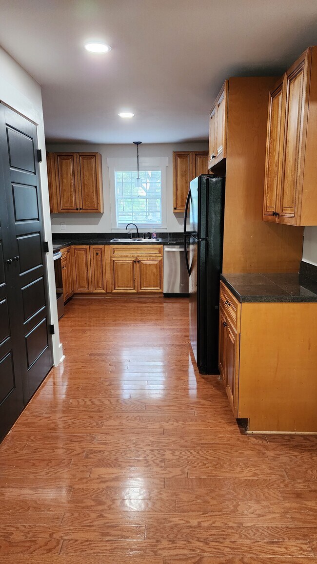 Building Photo - 178 Heritage Cir