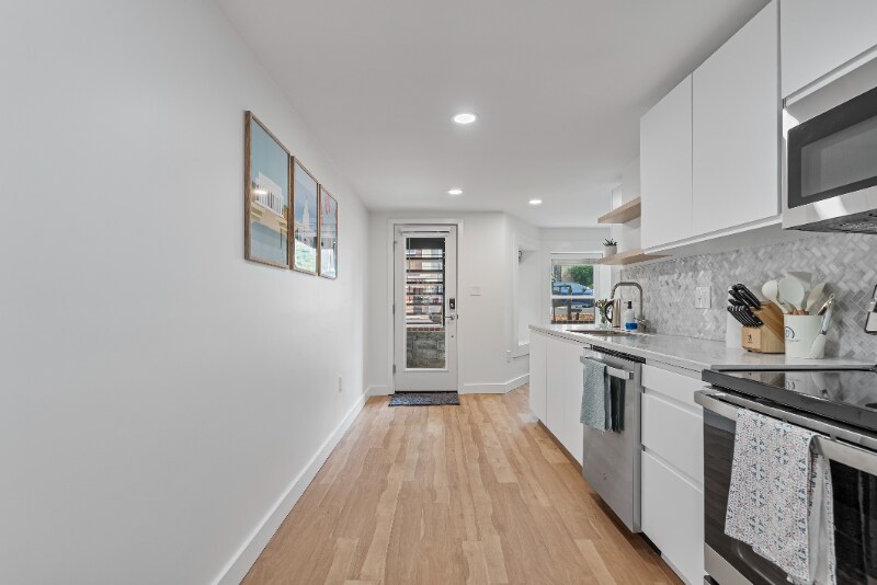 Building Photo - 25 Seaton Pl NE