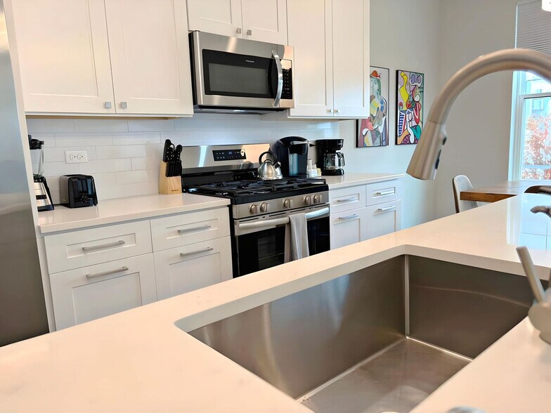 Building Photo - 28397 Torch Pkwy