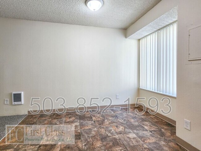 Building Photo - 3618 SW Beaverton Hillsdale Hwy