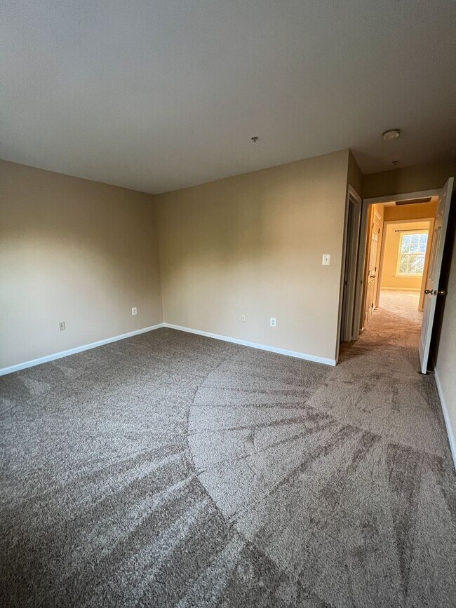 Building Photo - 8646 Willow Leaf Ln