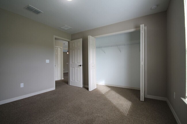 Building Photo - Charming 3-Bedroom Home with Pets Welcome in Ocala