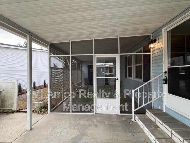 Building Photo - 616 Klickety Klak Ln