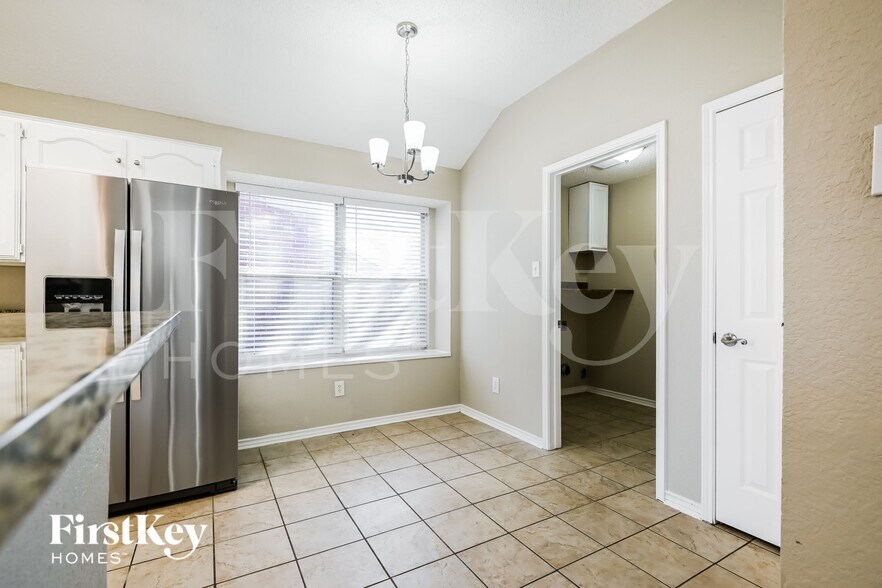 Building Photo - 2620 Buck Dr