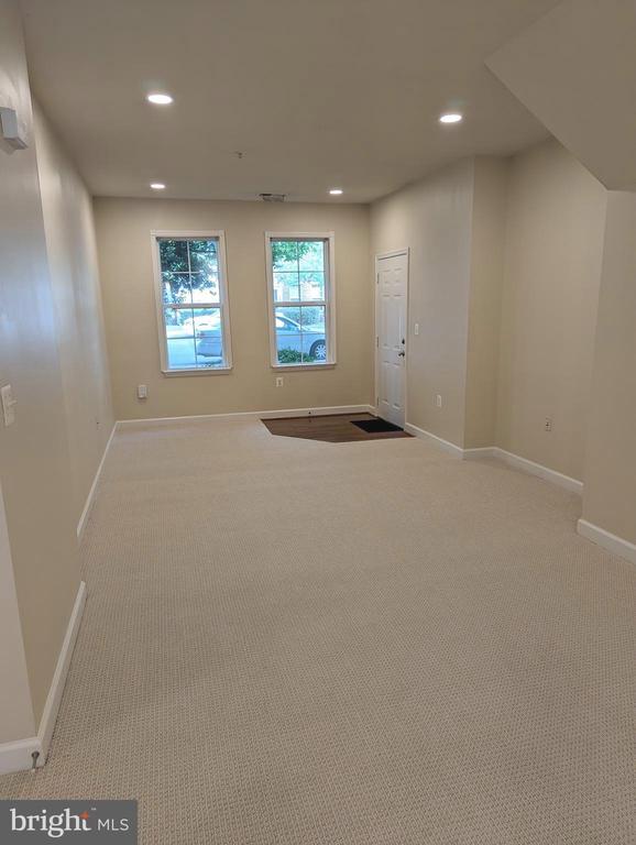 Building Photo - 42515 Hollyhock Terrace