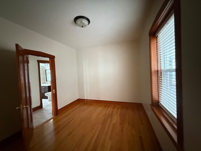Building Photo - 2252 N Laramie Ave