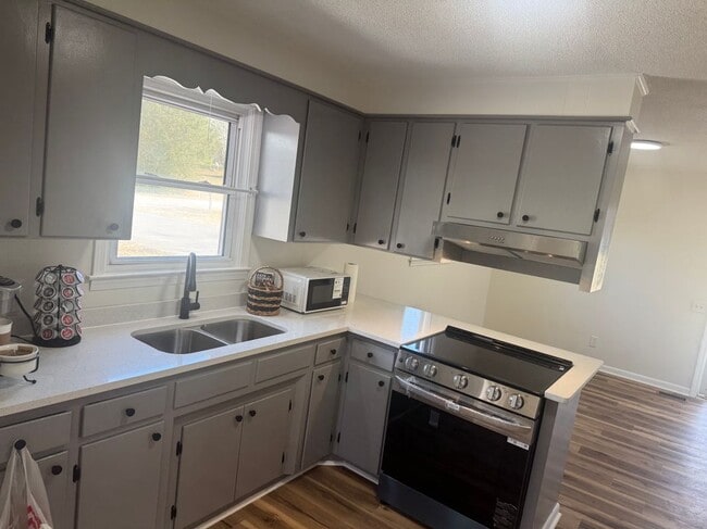 Building Photo - 261 State Rd S-42-9222